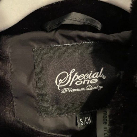 Special One Black Quilted Vest with Faux Fur Collar - Size Small - Picture 5 of 10